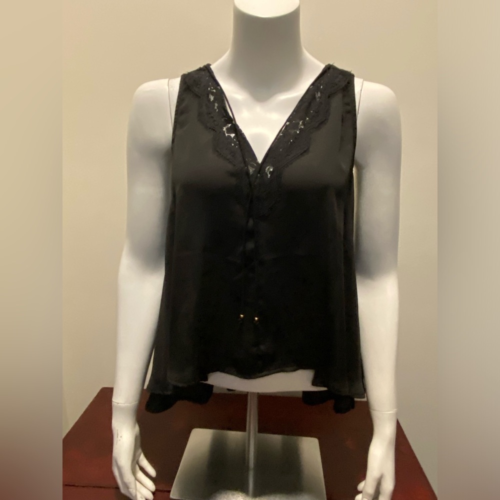 Ladies Summer Top Do + Be. Size Medium Color Black